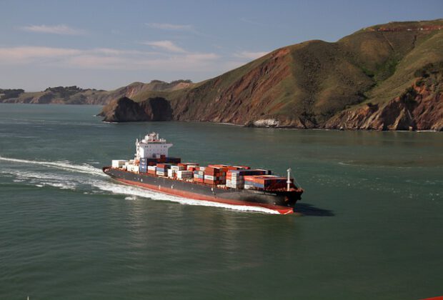 Advantages & Disadvantages of Ocean Freight Transportation